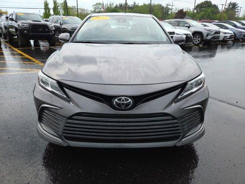 Used 2022 Toyota Camry LE w/ Convenience Package FWD image 2