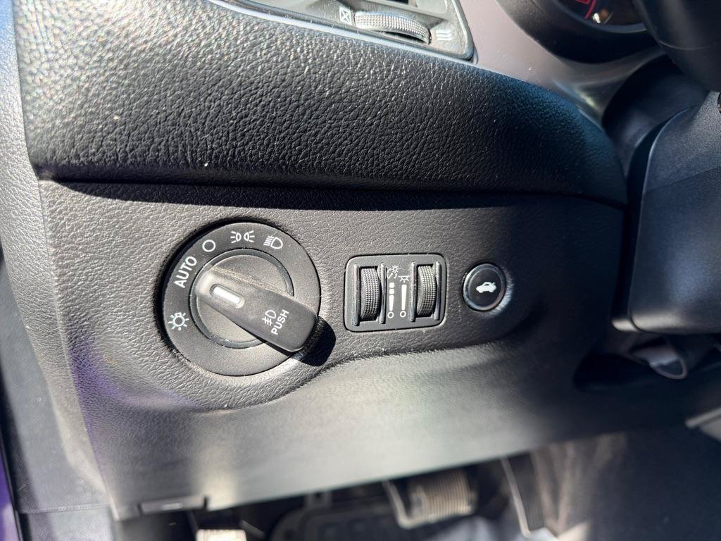 Used 2019 Dodge Challenger SXT w/ Blacktop Package RWD image 21