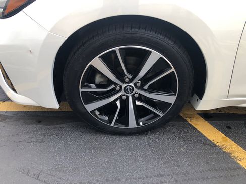 Used 2023 Nissan Maxima SV w/ Floor Mat Group image 31