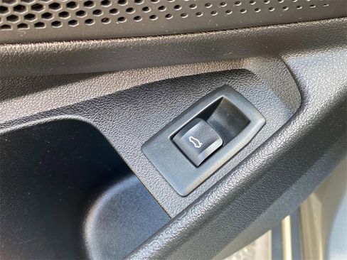 Used 2024 BMW 330i xDrive Sedan w/ Convenience Package image 29