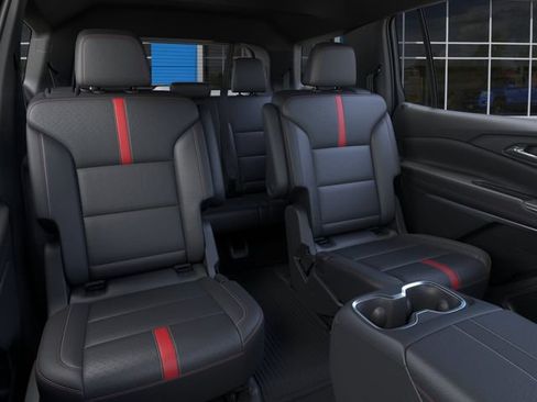 New 2026 Chevrolet Traverse RS w/ LPO, Floor Liner Package FWD image 17