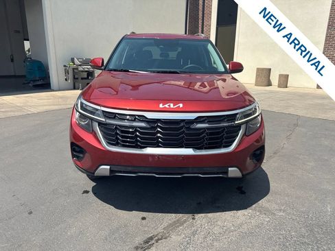 Used 2025 Kia Seltos S AWD/4WD image 2