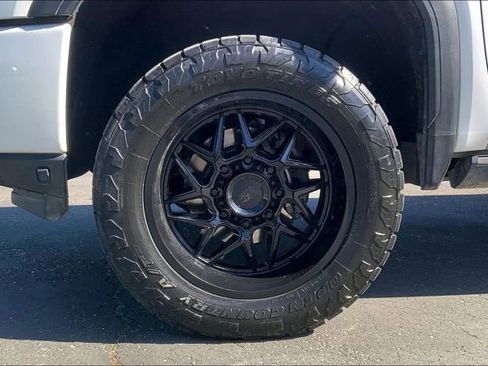 Used 2021 GMC Sierra 2500 Denali w/ Denali Ultimate Package AWD/4WD image 9