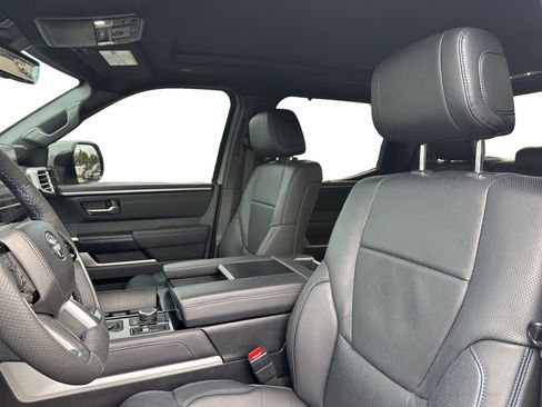 Used 2025 Toyota Tundra Platinum AWD/4WD image 9
