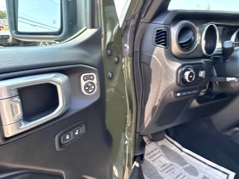 Used 2023 Jeep Wrangler Unlimited w/ Convenience Group AWD/4WD image 12