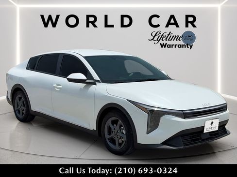 Used 2025 Kia K4 FWD image 1