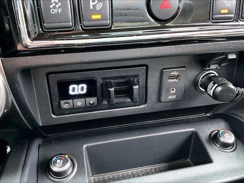 Used 2018 Nissan Titan Platinum Reserve image 17