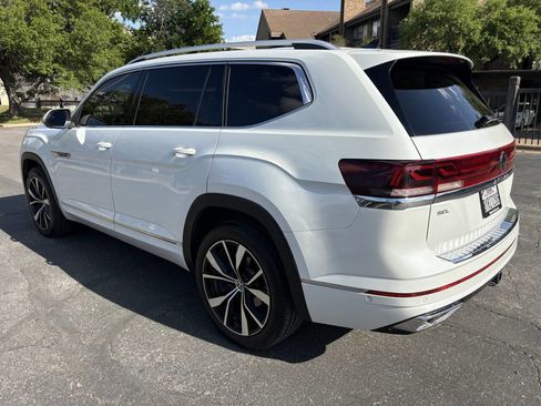 Used 2024 Volkswagen Atlas SEL Premium R-Line image 5