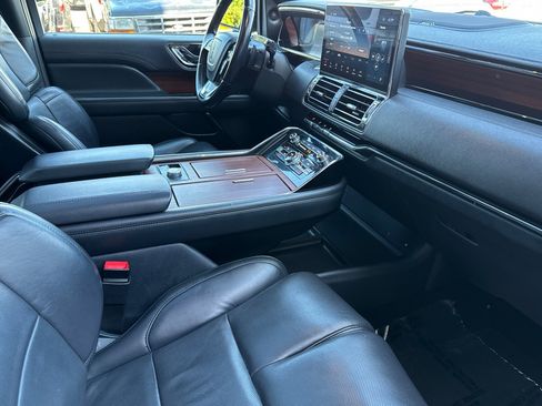 Certified 2023 Lincoln Navigator L Reserve AWD/4WD image 17