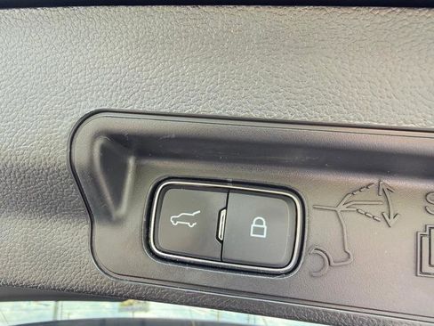 Used 2023 Ford Explorer XLT w/ Equipment Group 202A AWD/4WD image 33