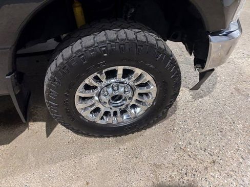 Used 2022 Ford F250 XLT w/ XLT Premium Package image 27