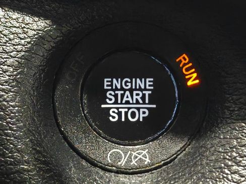 Used 2020 Jeep Cherokee Limited image 11