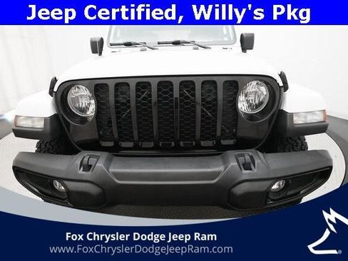 Certified 2021 Jeep Gladiator Willys image 20