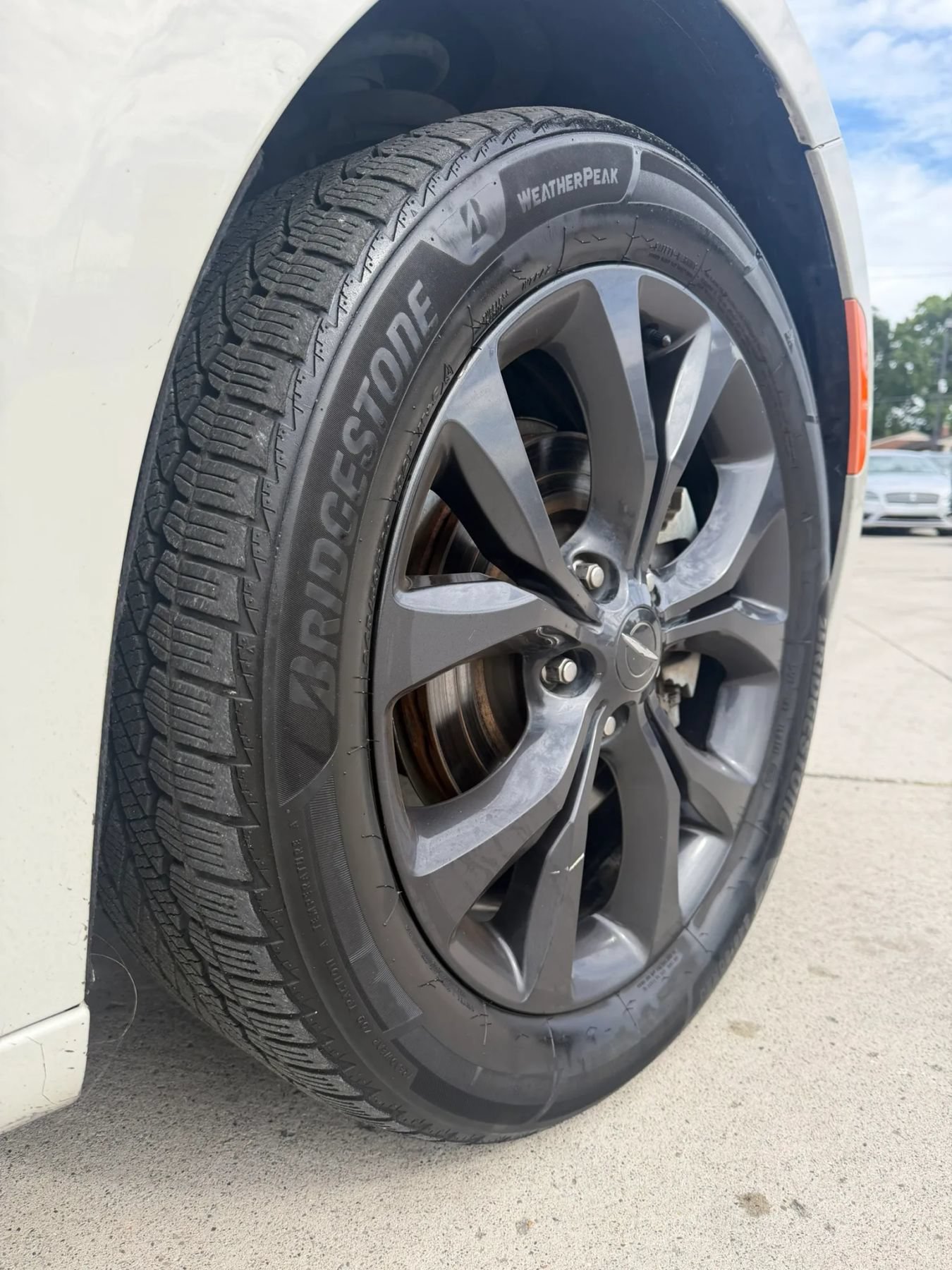 Used 2020 Chrysler Pacifica Limited w/ S Appearance Package FWD image 10