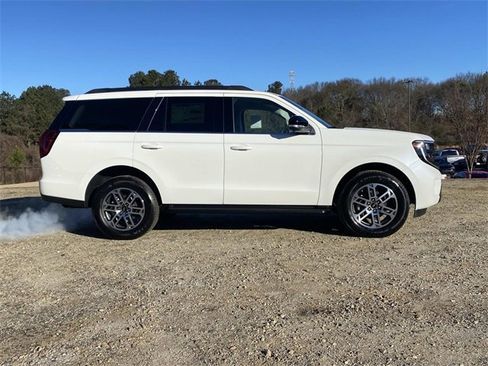 New 2026 Ford Expedition Active image 2