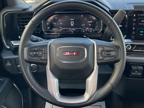 Used 2025 GMC Sierra 1500 SLT image 14
