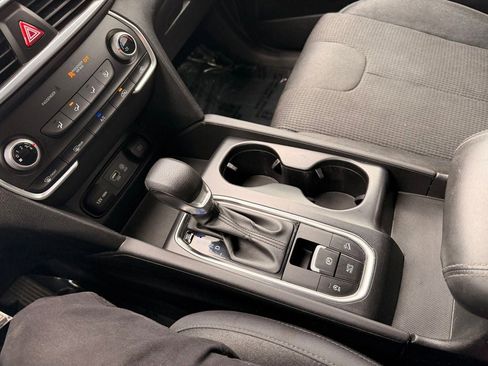 Used 2019 Hyundai Santa Fe SE AWD/4WD image 19