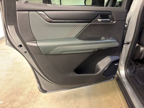 New 2026 GMC Acadia AT4 w/ LPO, Floor Liner Package image 29