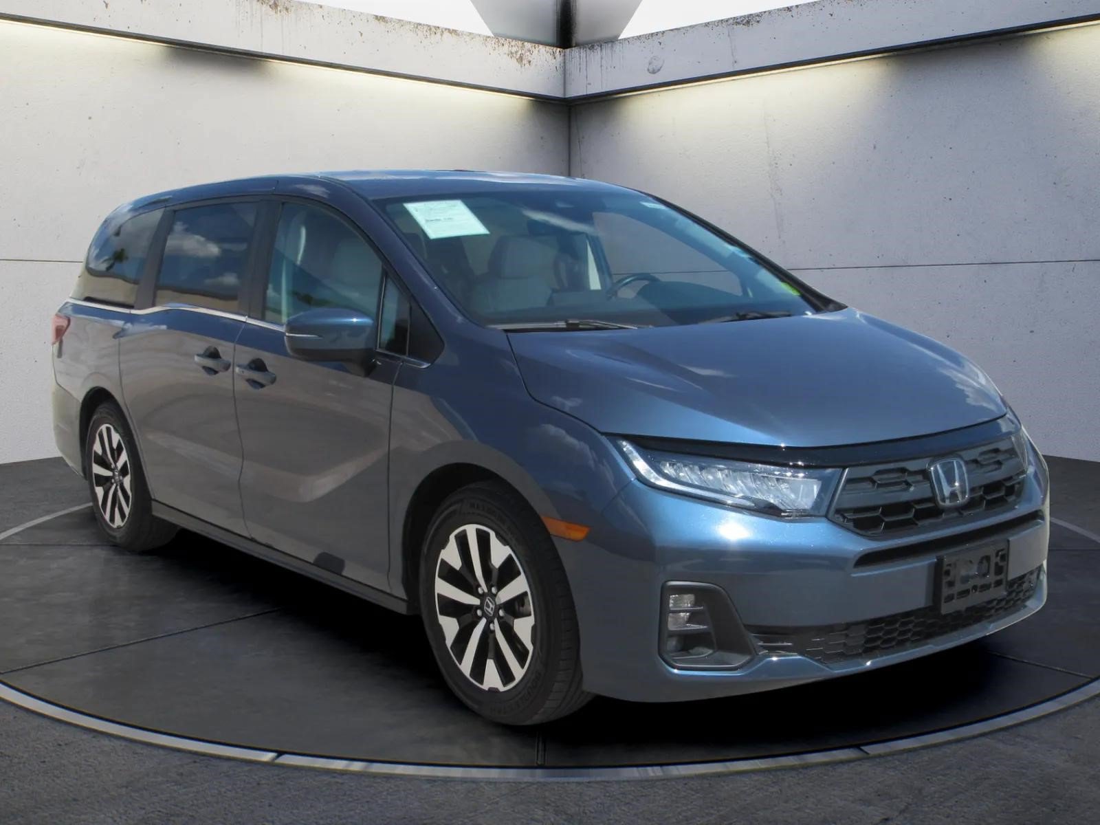 Used 2025 Honda Odyssey EX-L image 2