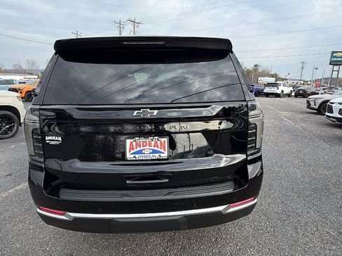 New 2026 Chevrolet Suburban LT w/ Comfort Package image 6