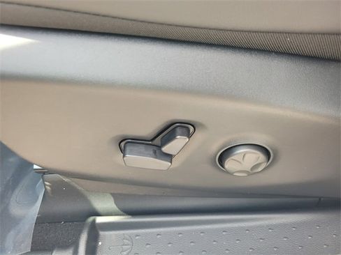 New 2026 Chrysler Voyager LX image 4