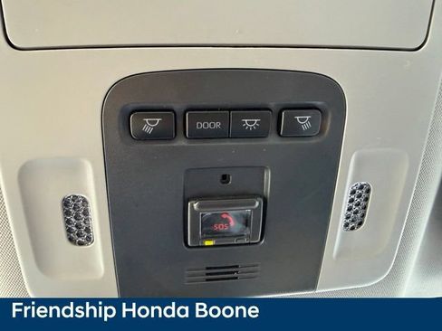Used 2022 Toyota Camry XLE FWD image 33