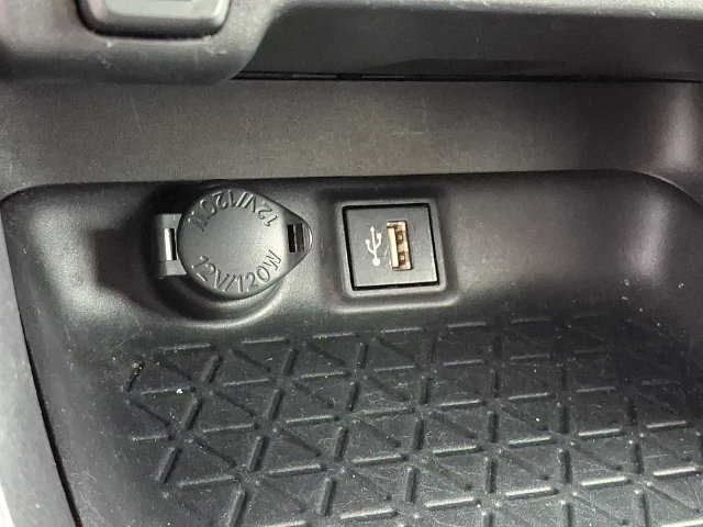 Used 2024 Toyota RAV4 XLE FWD image 25