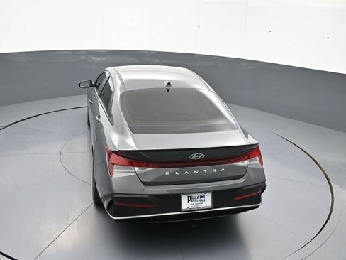 Certified 2025 Hyundai Elantra Sport FWD image 38