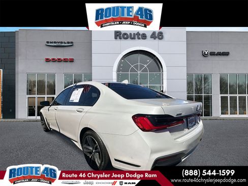 Used 2021 BMW 750i xDrive w/ Executive Package image 5
