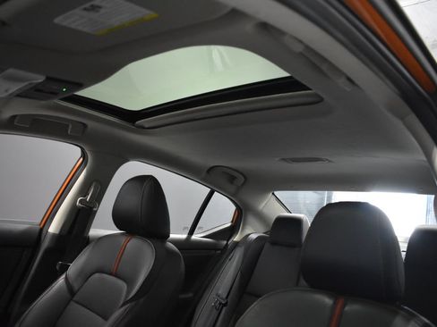 Used 2023 Nissan Sentra SR w/ SR Premium Package FWD image 17