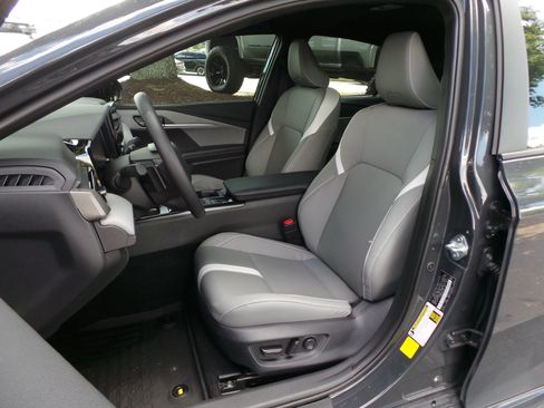 Used 2026 Toyota Camry SE FWD image 7