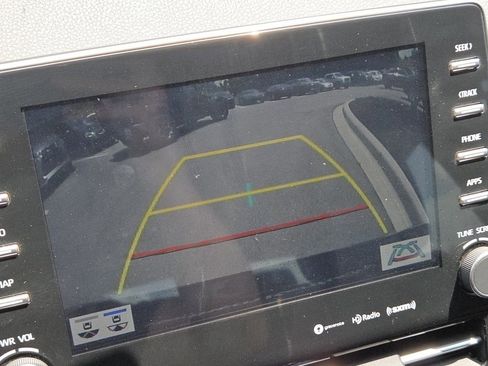 Used 2019 Toyota Avalon XLE w/ Moonroof Package FWD image 14