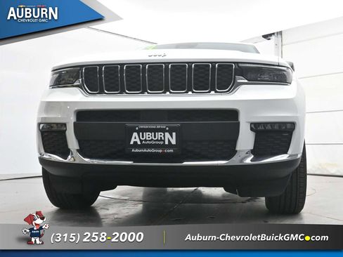 Used 2023 Jeep Grand Cherokee L Limited image 18
