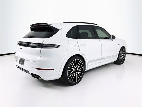 New 2026 Porsche Cayenne Turbo image 9