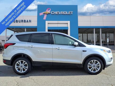 Used 2019 Ford Escape SE image 4