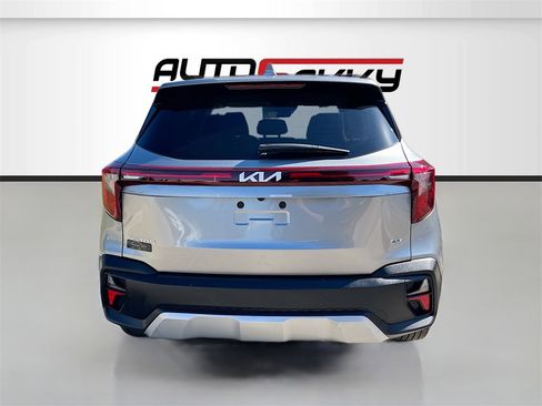 Used 2024 Kia Seltos LX image 6
