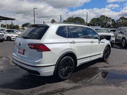 Used 2022 Volkswagen Tiguan SE R-Line image 5