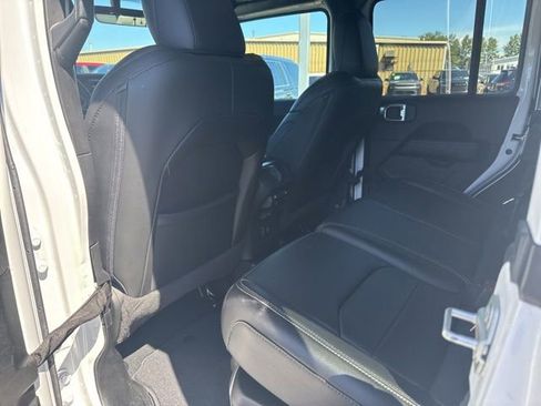 Used 2023 Jeep Wrangler Unlimited Sahara w/ Cold Weather Group AWD/4WD image 15