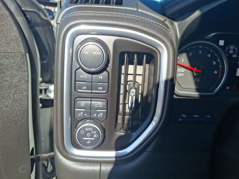Used 2020 Chevrolet Silverado 1500 LTZ w/ LTZ Premium Package AWD/4WD image 15