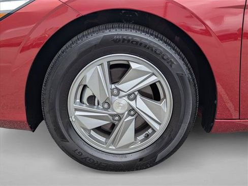 Certified 2026 Hyundai Elantra SE w/ Cargo Package FWD image 9