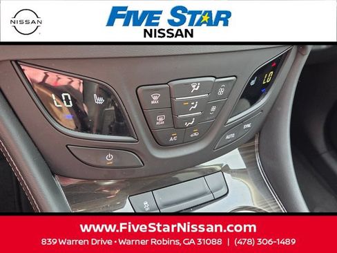 Used 2019 Buick Envision Essence AWD/4WD image 23