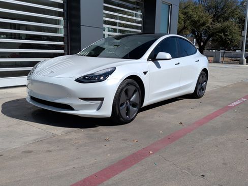 Used 2020 Tesla Model 3 Standard Range image 5
