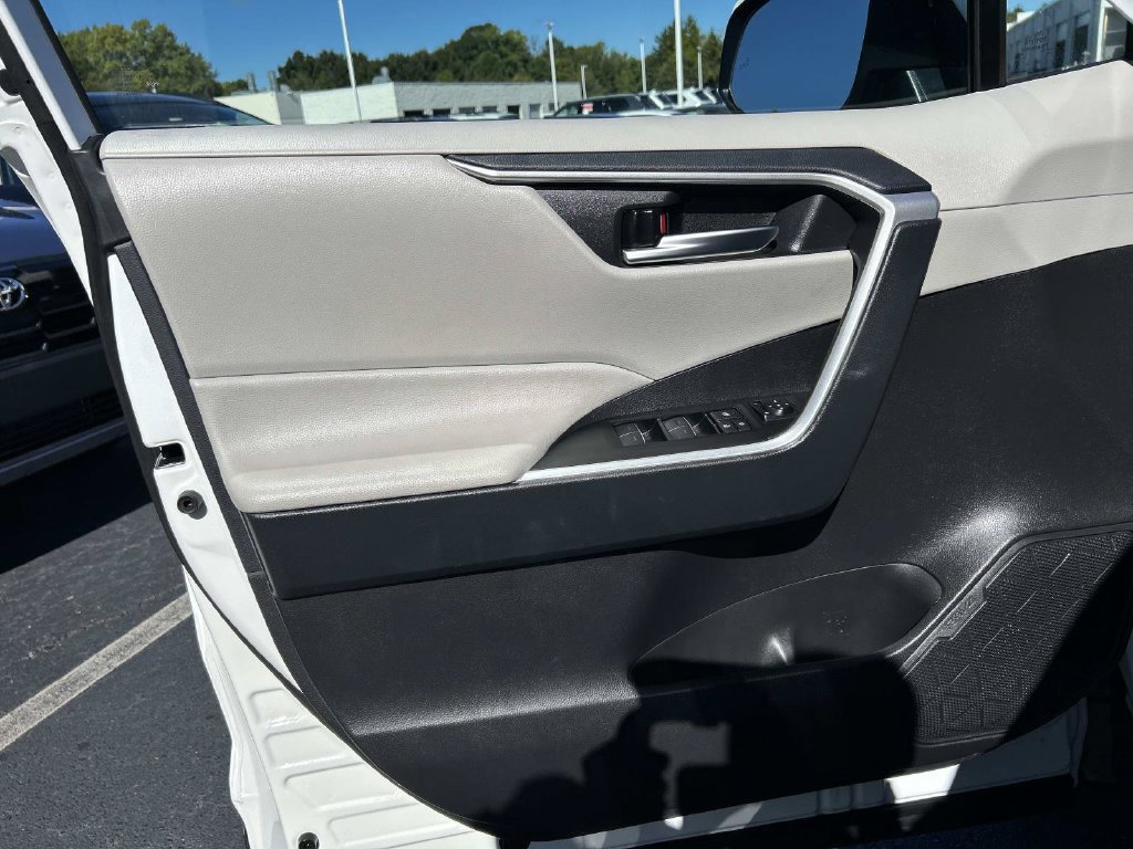 Used 2025 Toyota RAV4 XLE w/ Convenience Package FWD image 23