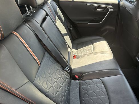 Used 2021 Toyota RAV4 AWD image 17