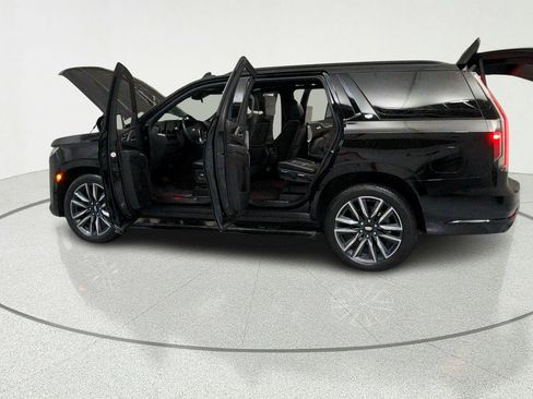 Used 2023 Cadillac Escalade Sport Platinum w/ Heavy-Duty Trailer Package AWD/4WD image 10