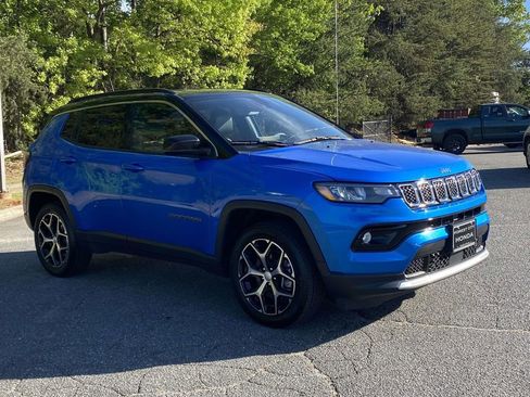 Used 2024 Jeep Compass Limited AWD/4WD image 6