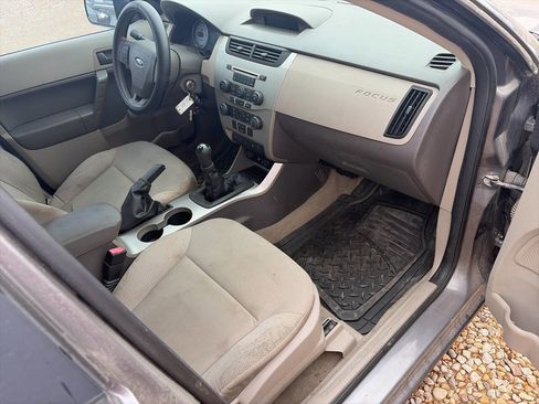 Used 2010 Ford Focus S FWD image 5