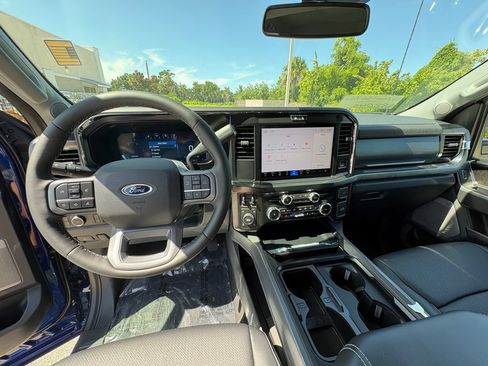 New 2026 Ford F250 Lariat w/ Black Appearance Package AWD/4WD image 7