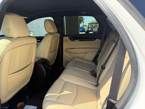 Used 2019 Cadillac XT5 Luxury FWD image 9