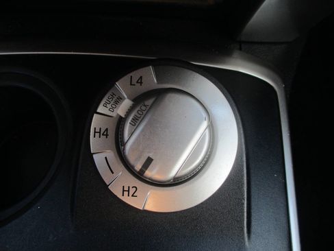 Used 2016 Toyota 4Runner SR5 image 9